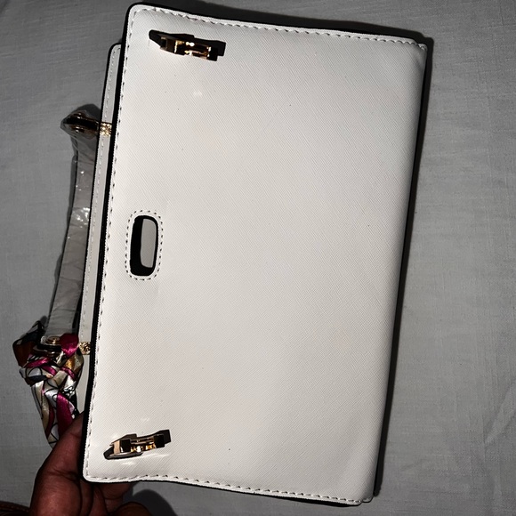 White brandnew none branded purse - Picture 5 of 10